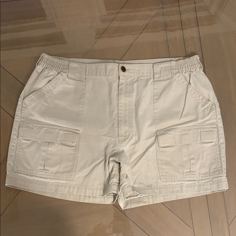 L.L. Bean Men’s Cargo Shorts Size 40